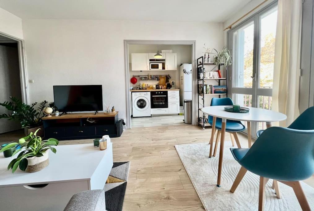 Appartement Le P'Tit Anatole - Joli T2 Avec Parking à Poitiers Extérieur photo
