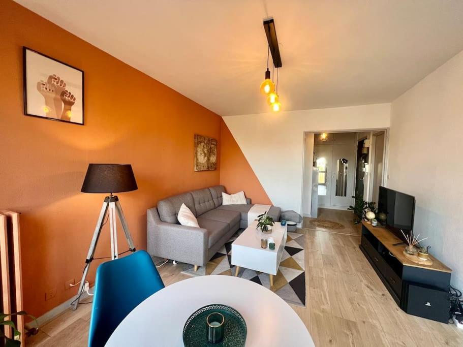 Appartement Le P'Tit Anatole - Joli T2 Avec Parking à Poitiers Extérieur photo