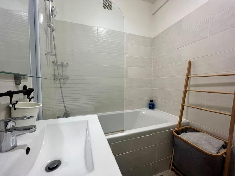 Appartement Le P'Tit Anatole - Joli T2 Avec Parking à Poitiers Extérieur photo